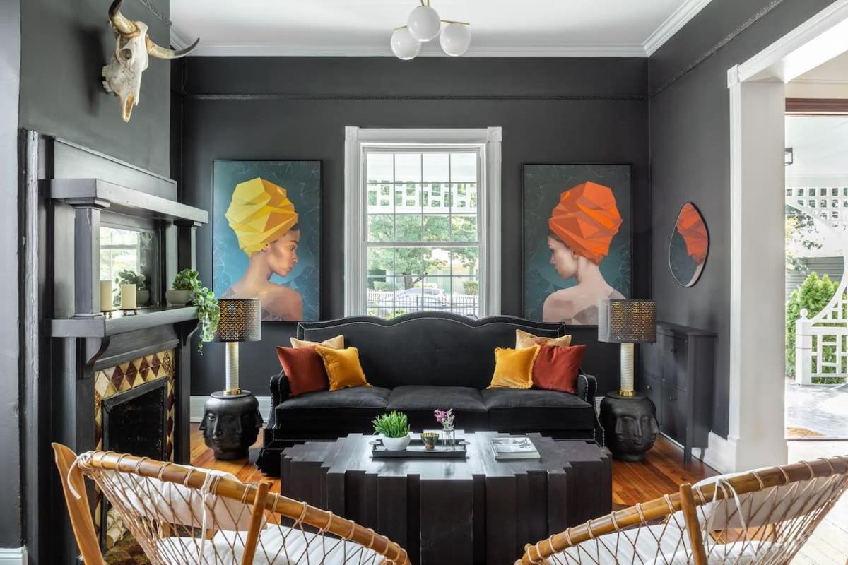 Grand Damn Apartment